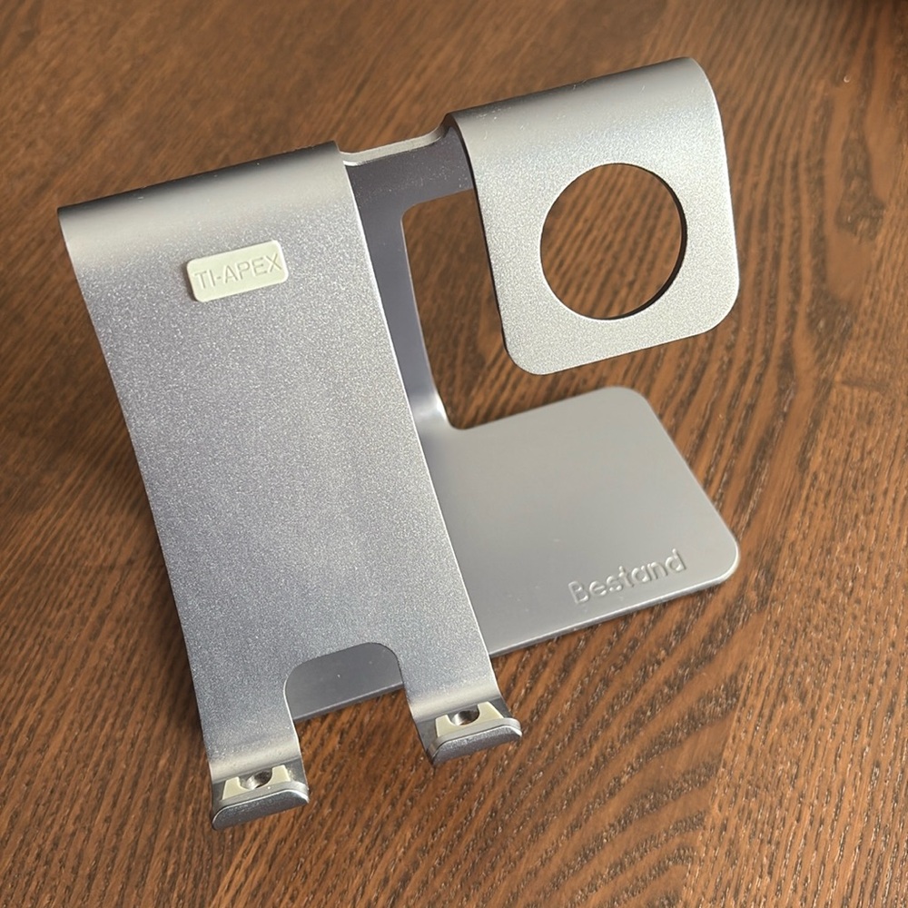 FREE W/PURCHASE - BESTAND - 2-in-1 iphone and Apple watch charging stand